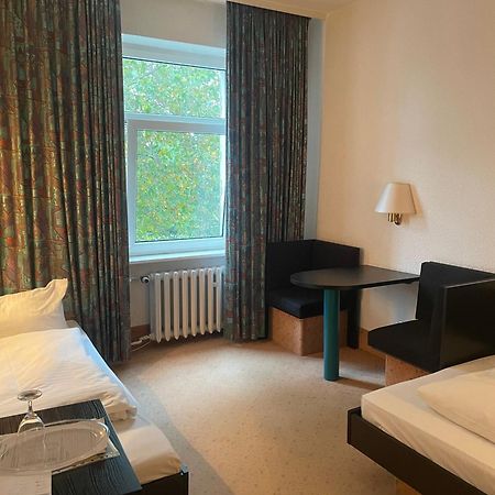 Hotel Bitterfelder Hof Extérieur photo