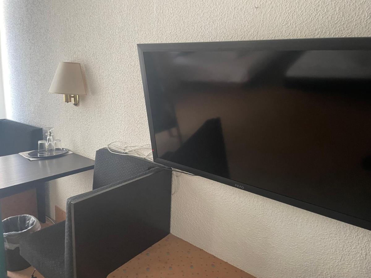 Hotel Bitterfelder Hof Extérieur photo