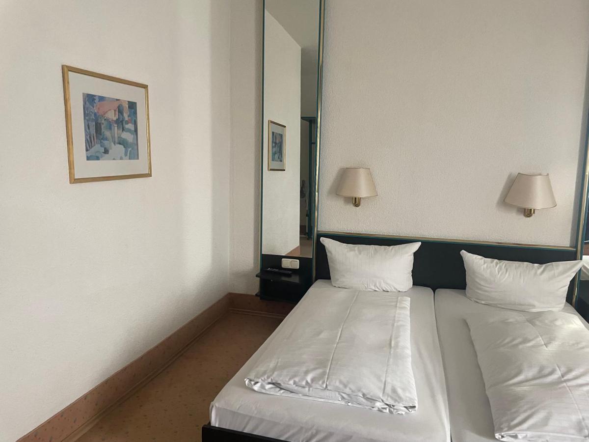 Hotel Bitterfelder Hof Extérieur photo