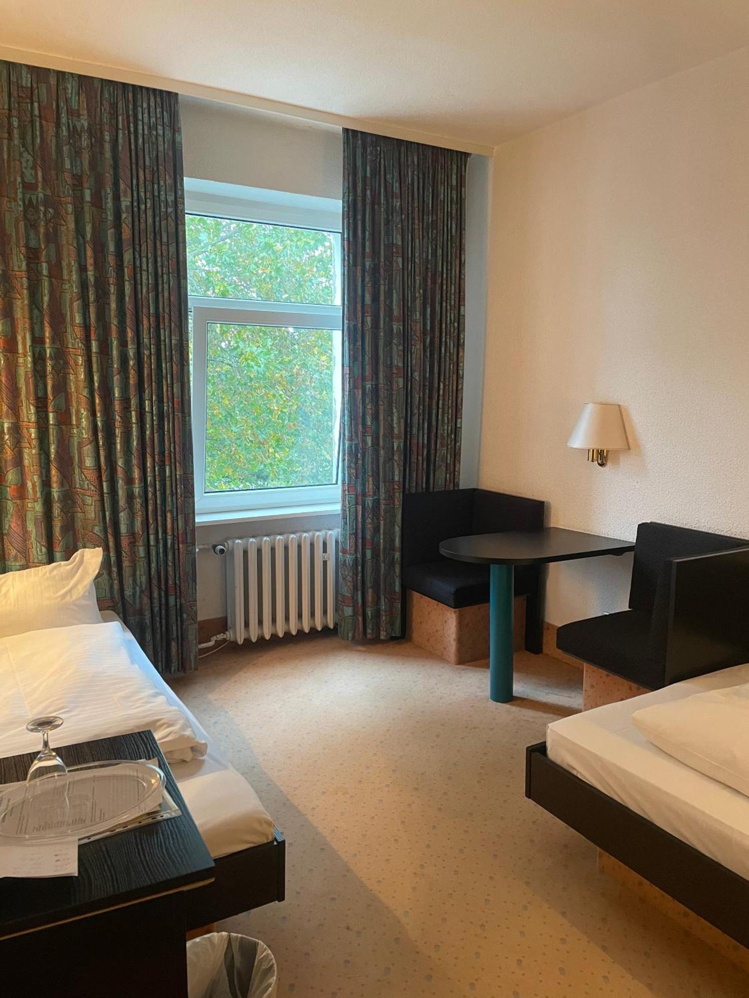 Hotel Bitterfelder Hof Extérieur photo