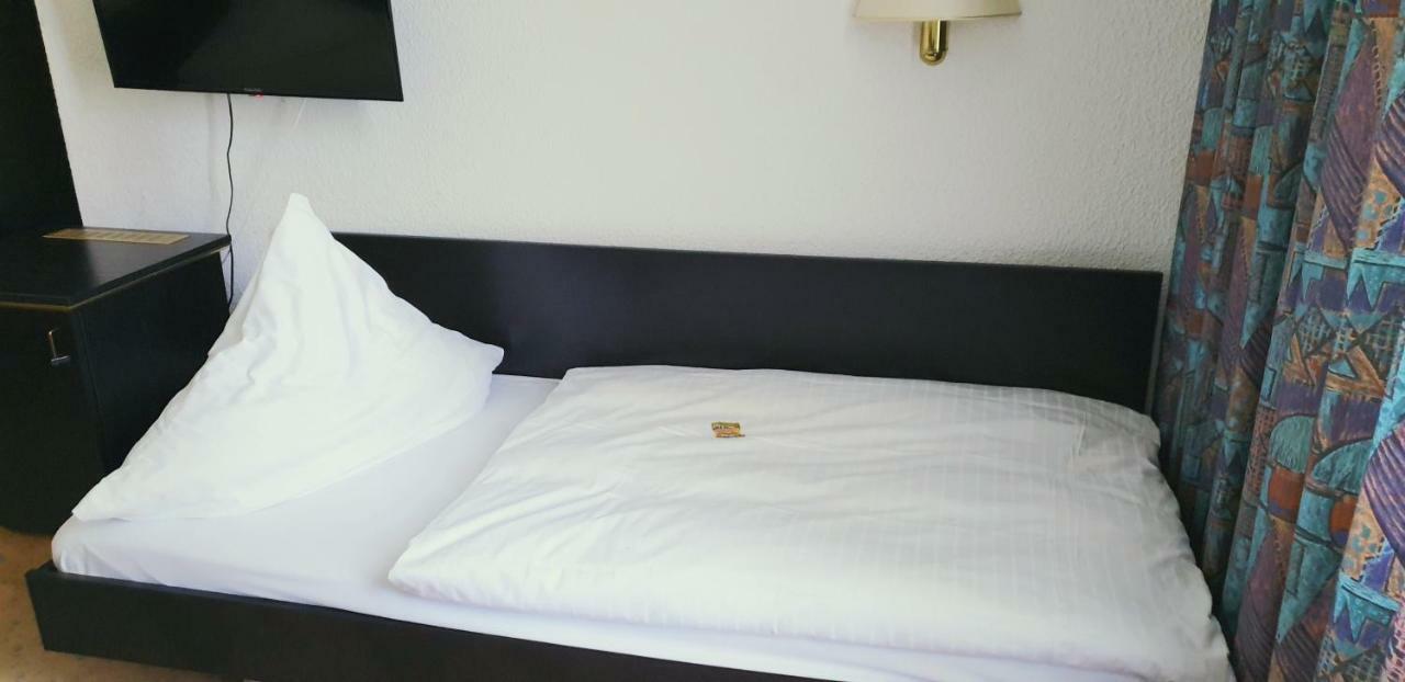 Hotel Bitterfelder Hof Extérieur photo